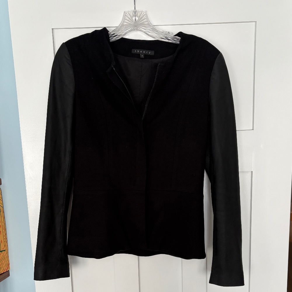 Theory Women's jacket/blazer - SIZE 4